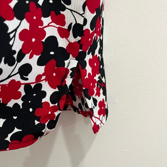 Alfred Dunner Red and Black Notched Collar Button Down Shirt. H-17 - Picture 5 of 10